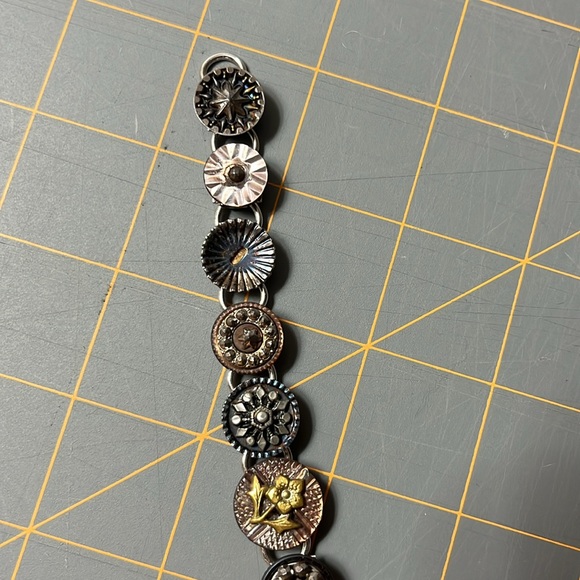 Vintage button bracelet - Picture 3 of 5